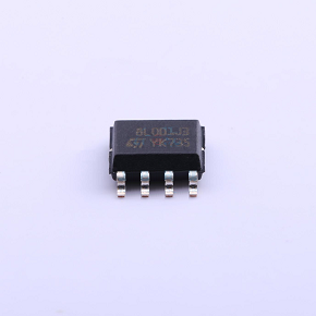 На фото: Микроконтроллер STM8L001J3
