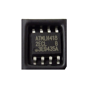 На фото: AT24C256C EEPROM с интерфейсом I2C